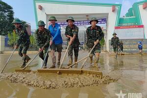 Nỗ lực đưa cơ quan, trường học vùng lũ hoạt động trở lại