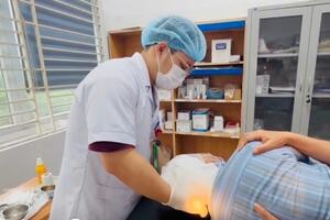 Biến chứng nặng do đắp lá chữa zona