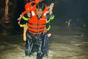 TP Hồ Chí Minh: Giải cứu 165 người mắc kẹt do mưa lớn, ngập sâu