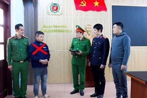 Công an Lai Châu bắt đối tượng giả danh người dân báo tin hàng lậu