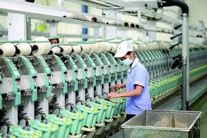 Xuất khẩu phục hồi mạnh, nhập khẩu mặt hàng chiến lược tăng kỷ lục