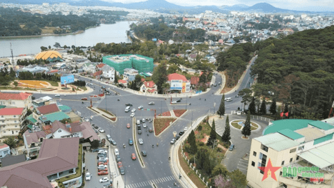 Đà Lạt phân luồng, cấm đỗ xe nhiều tuyến đường nhằm giảm ùn tắc giao thông