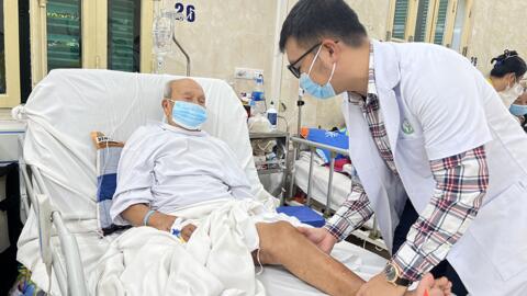 Phẫu thuật kết hợp xương ít xâm lấn thành công cho cụ ông 100 tuổi