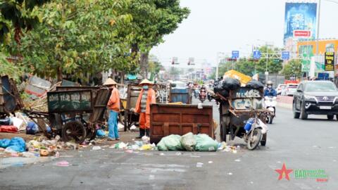 Cần Thơ: Ngổn ngang bãi tập kết rác trên các trục đường