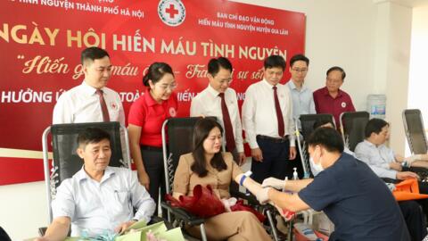 Nhiều người dân Hà Nội tham gia hiến máu tình nguyện