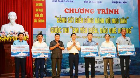 Vùng Cảnh sát biển 1 đồng hành với ngư dân Nam Định