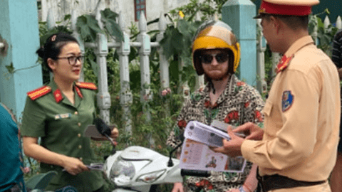 Quản lý chặt dịch vụ cho du khách nước ngoài thuê xe máy
