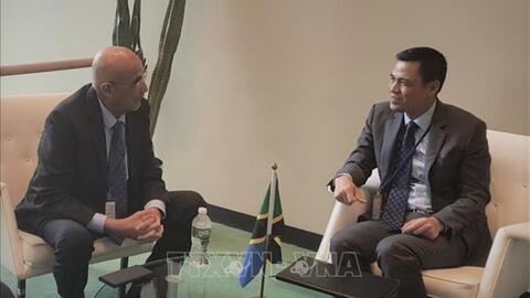 Đại sứ Đặng Hoàng Giang gặp Phó chủ tịch Quốc hội Cộng hòa thống nhất Tanzania
