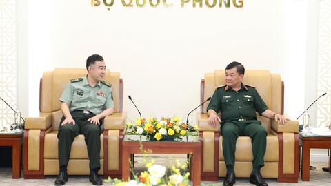 Thượng tướng Hoàng Xuân Chiến tiếp Tùy viên Quốc phòng Trung Quốc
