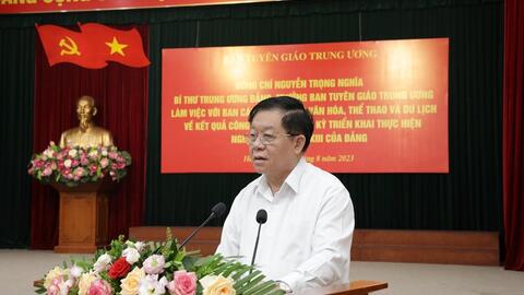 Đồng chí Nguyễn Trọng Nghĩa làm việc với Ban cán sự Đảng, Bộ Văn hóa, Thể thao và Du lịch