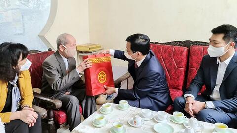 Hà Nội dành hơn 6,4 tỷ đồng tặng các gia đình chính sách trong dịp 2-9