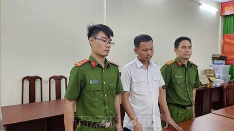 Bắt giam nhân viên bảo dưỡng máy bay tiếp tay buôn lậu Iphone