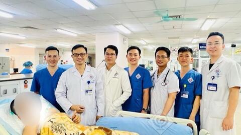 Bệnh nhân bị đâm thấu tim, 3 lần ngừng tuần hoàn được các bác sĩ cứu sống