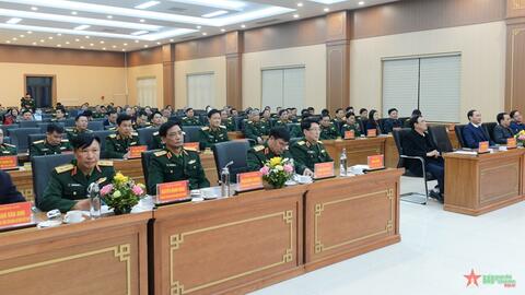 Đại tướng Lương Cường kiểm tra sẵn sàng chiến đấu và thăm, chúc Tết tại Phú Thọ