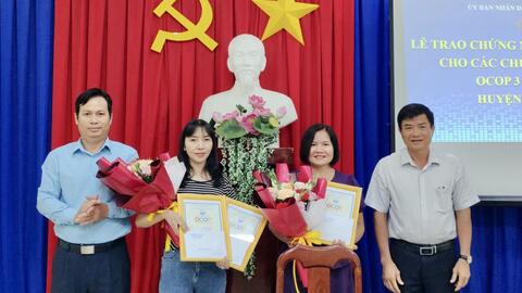 Châu Thành: Trao chứng nhận và giải thưởng cho các sản phẩm đạt OCOP năm 2023 