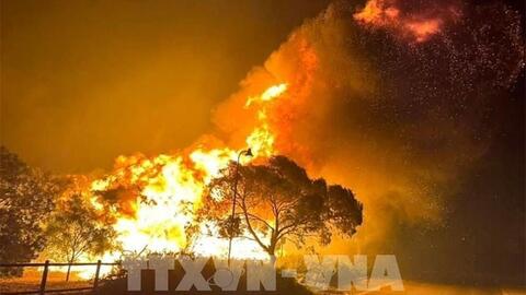 Australia: 30.000 người được yêu cầu sơ tán trước nguy cơ cháy rừng lan rộng