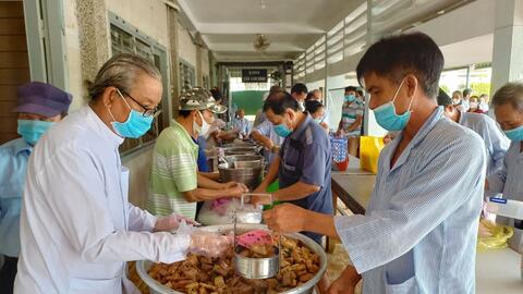Thư về tòa soạn: Suất cơm từ thiện ấm lòng người bệnh