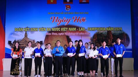 Kon Tum: Thắm tình hữu nghị sinh viên Việt Nam – Lào – Campuchia