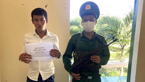 Đồn Biên phòng Cửa Khẩu cảng Phú Quý khởi tố 2 đối tượng tàng trữ ma túy