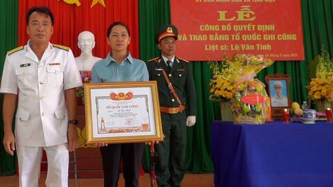 Quảng Ngãi: Trao Bằng Tổ quốc ghi công Liệt sĩ Lê Văn Tính