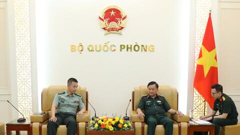 Thượng tướng Hoàng Xuân Chiến tiếp Tùy viên Quốc phòng Trung Quốc tại Việt Nam