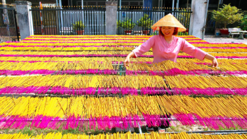 Nghề làm nhang ở Tây Ninh trở thành “di sản văn hoá phi vật thể quốc gia” 