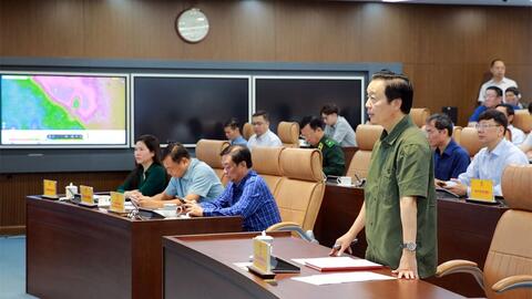 Phó thủ tướng Trần Hồng Hà chỉ đạo công tác ứng phó với bão số 6