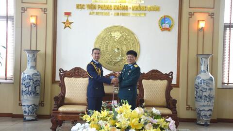 Đoàn Tùy viên Không quân Thái Lan thăm và làm việc tại Học viện Phòng không - Không quân