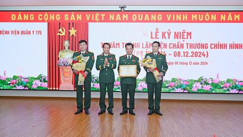 Viện Chấn thương chỉnh hình, Bệnh viện Quân y 175 đón nhận Bằng khen của Bộ Quốc phòng