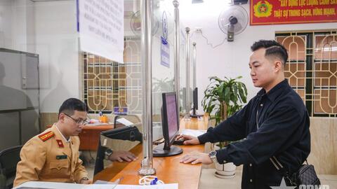 Hà Nội: Người dân có thể đăng ký xe ô tô ở Công an xã thuộc 18 huyện, thị xã