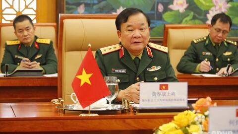 Thượng tướng Hoàng Xuân Chiến tiếp Đại sứ Trung Quốc tại Việt Nam Hà Vĩ
