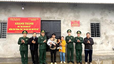Xây những ngôi nhà hạnh phúc trao tặng người nghèo
