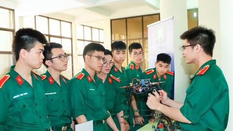 Làm chủ công nghệ, phát triển các sản phẩm hữu dụng