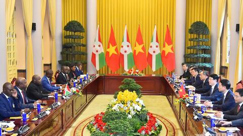 Chủ tịch nước Lương Cường hội đàm với Tổng thống Burundi Évariste Ndayishimiye