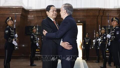 Chủ tịch Quốc hội Trần Thanh Mẫn hội kiến Tổng thống Uzbekistan Shavkat Mirziyoyev