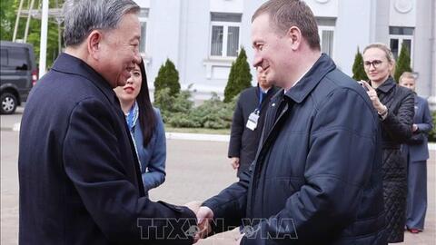 Tổng Bí thư Tô Lâm thăm Nhà máy Máy kéo Minsk (Belarus)