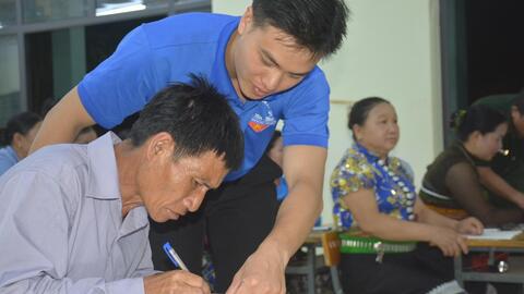 Những bàn tay lấm đất ở Mường Lát