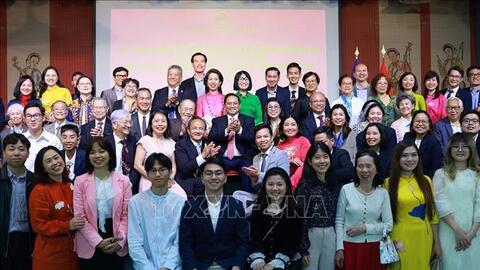 Thủ tướng Phạm Minh Chính gặp gỡ cộng đồng người Việt Nam tại Pháp