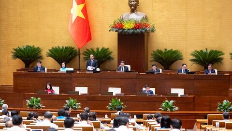 Người dân và doanh nghiệp vẫn đang phải đối mặt với nhiều rào cản lớn