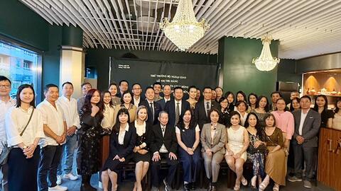 Thứ trưởng Bộ Ngoại giao Lê Thị Thu Hằng thăm cộng đồng người Việt tại Đan Mạch và Thụy Điển