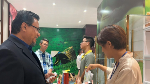 Malaysia có nhu cầu cấp bách nhập khẩu thịt gà, gạo của Việt Nam