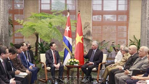 Chủ tịch Quốc hội Vương Đình Huệ hội kiến Đại tướng Raúl Castro Ruz và Bí thư thứ nhất, Chủ tịch Cuba Miguel Díaz-Canel