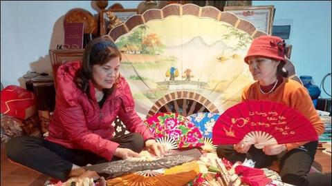 Người giữ "hồn" làng nghề quạt giấy Chàng Sơn