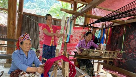 Giữ hồn thổ cẩm ở Na Loi