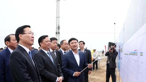 Chủ tịch nước kiểm tra, động viên công nhân thi công Vành đai 4