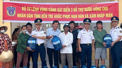Mang nước sạch đến vùng bị hạn
