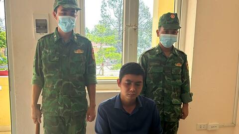 Bộ đội Biên phòng tỉnh Long An bắt đối tượng vận chuyển vàng trái phép qua biên giới