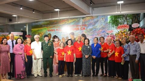 Khai mạc triển lãm và ra mắt sách ảnh “70 năm Chiến thắng Điện Biên Phủ: Vang mãi bản hùng ca”