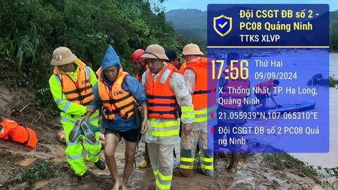 Những câu chuyện cảm động giữa tâm bão
