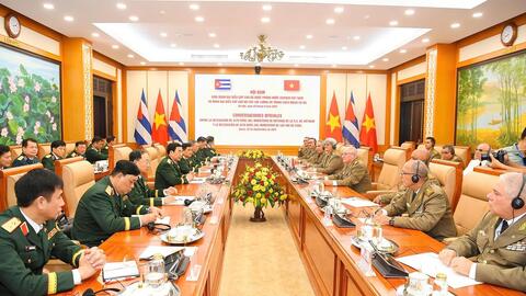 Đại tướng Phan Văn Giang hội đàm với Bộ trưởng Bộ các Lực lượng vũ trang cách mạng Cuba